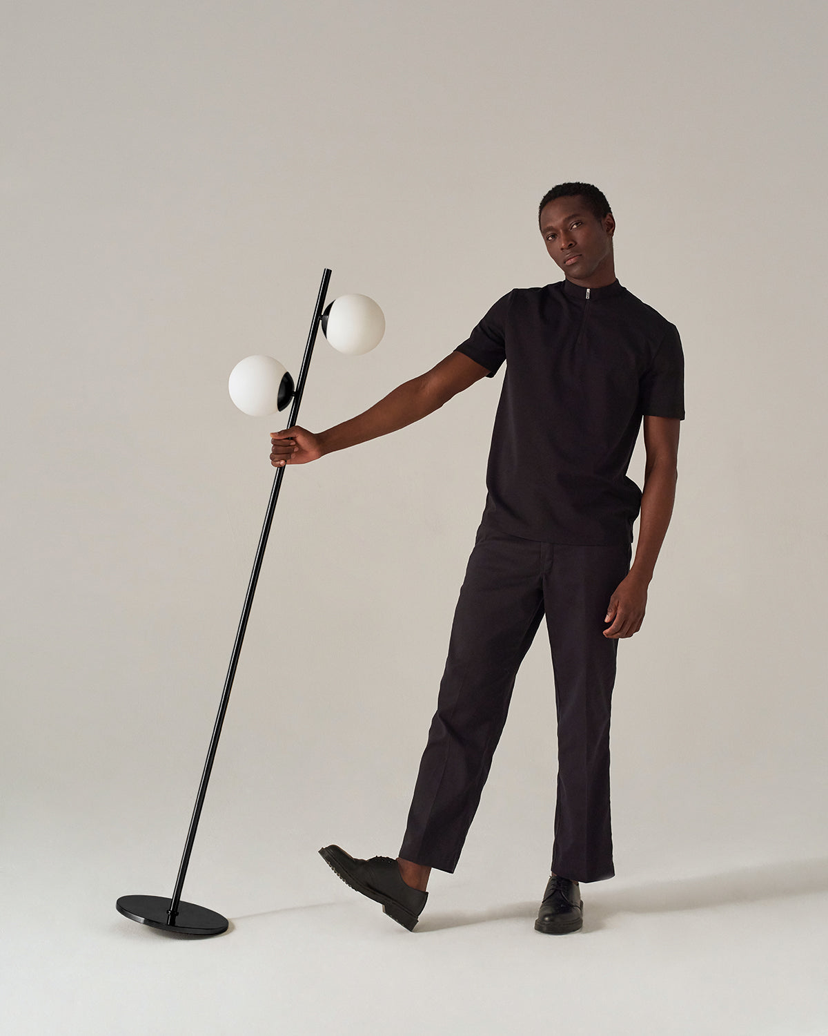 Vloerlamp Met 2 Glazen Bollen LED 165cm Modern Zwart | Sansoti