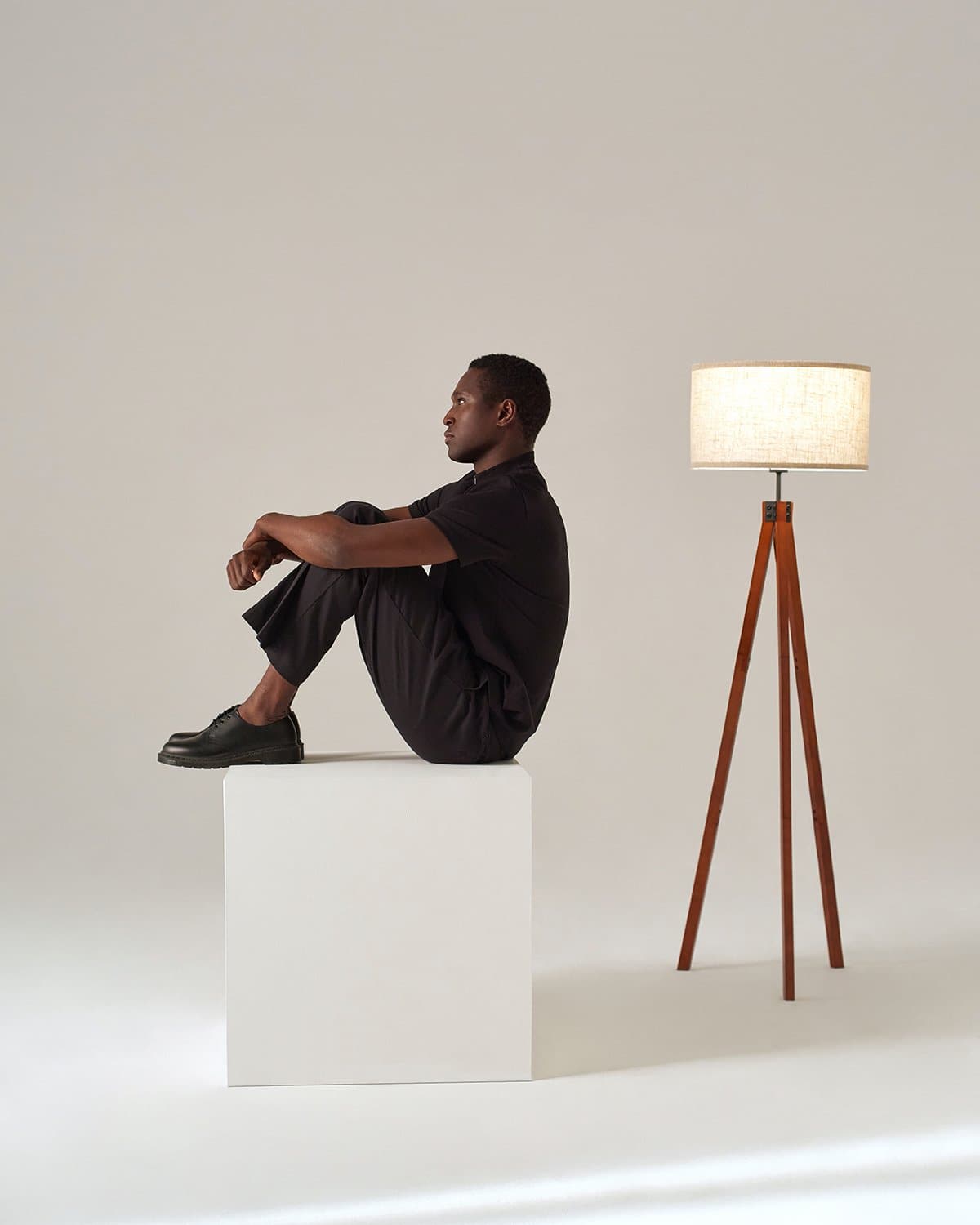 Vloerlamp Tripod Houten Driepoot 152cm Met Stoffen Kap LED | Sansoti