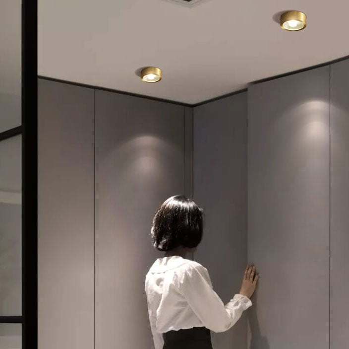 Slim-Profile Circular LED Ceiling Light – Brushed Copper Finish for Entryways, Bedrooms & Living Rooms | Thomler