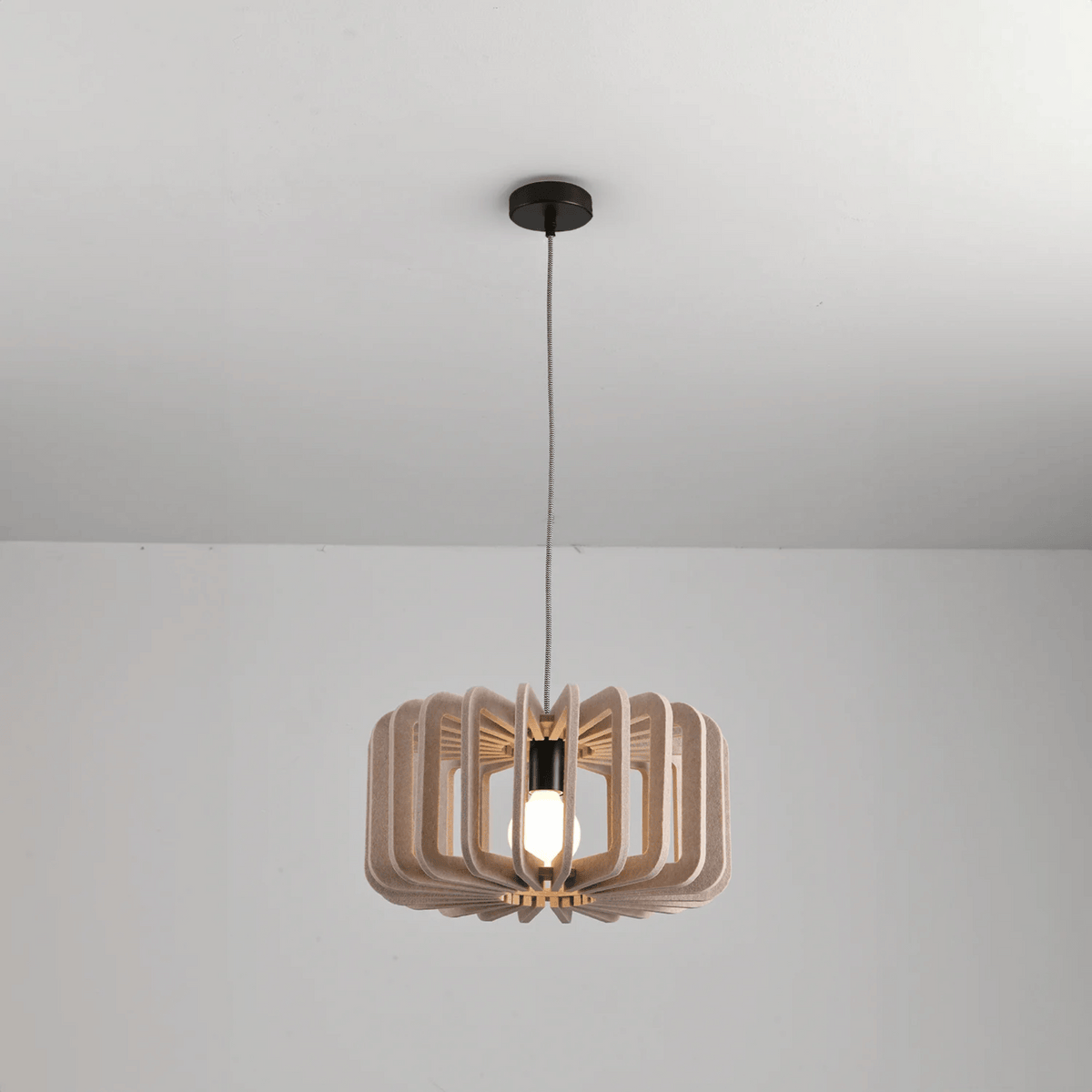 Noise-Reducing Felt Hanging Lamp – Sound-Absorbing Cone Pendant for Dining Rooms, Cafes & Open Spaces | Thomler