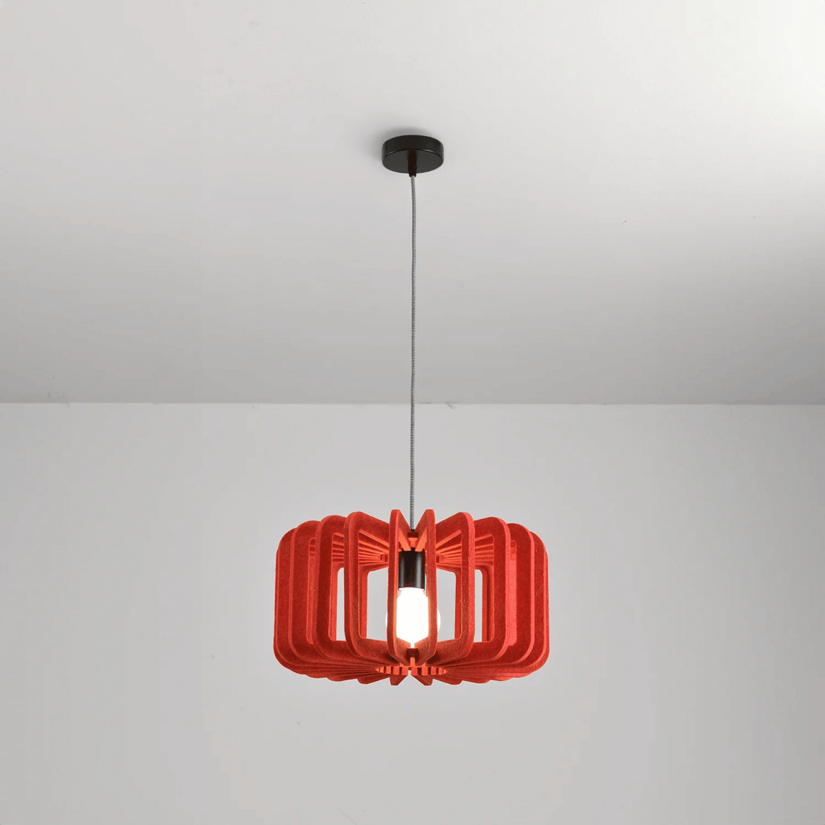 Noise-Reducing Felt Hanging Lamp – Sound-Absorbing Cone Pendant for Dining Rooms, Cafes & Open Spaces | Thomler
