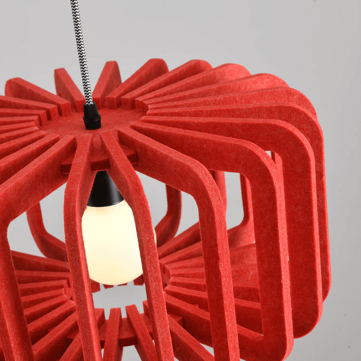 Noise-Reducing Felt Hanging Lamp – Sound-Absorbing Cone Pendant for Dining Rooms, Cafes & Open Spaces | Thomler