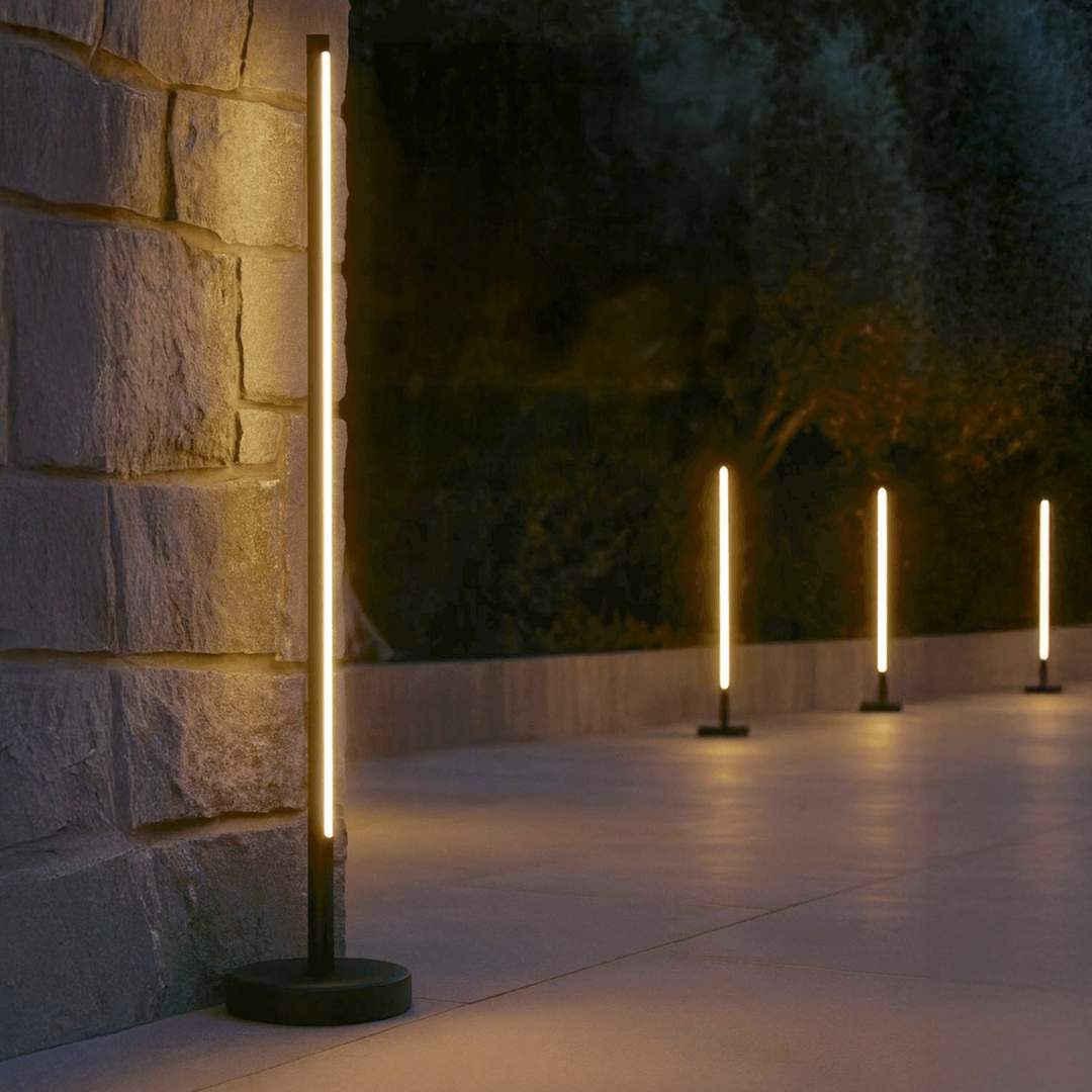 Solar-Powered Patio Floor Lamp with Wireless Charging for Outdoor Spaces | Thomler