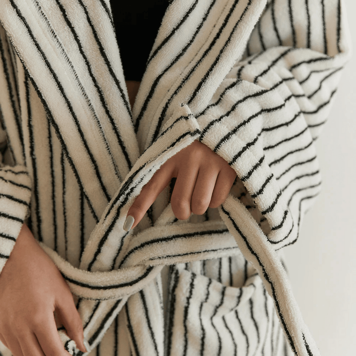 Heavyweight Striped Jacquard Organic Cotton Spa Bathrobe for Women & Men | Thomler