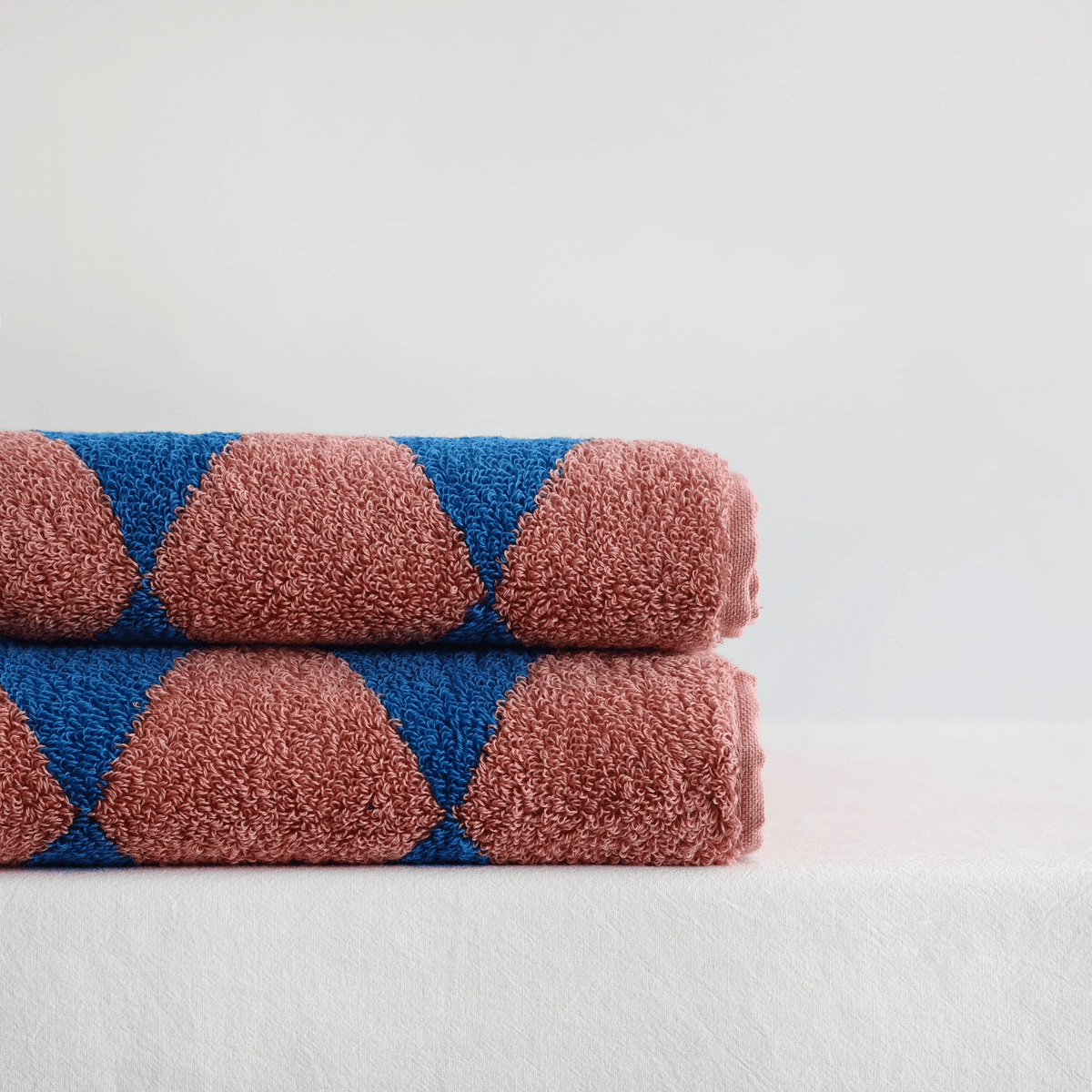 Diamond-Stripe 100% Cotton Bath & Face Towel Set – Vintage-Inspired Absorbent Terry for Bathroom, Beach & Travel | Thomler