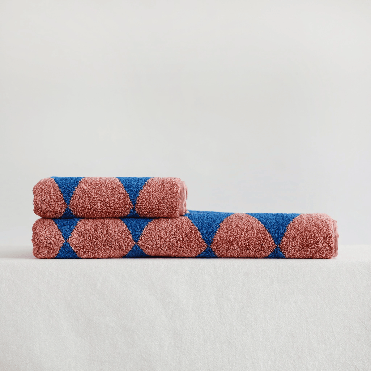 Diamond-Stripe 100% Cotton Bath & Face Towel Set – Vintage-Inspired Absorbent Terry for Bathroom, Beach & Travel | Thomler
