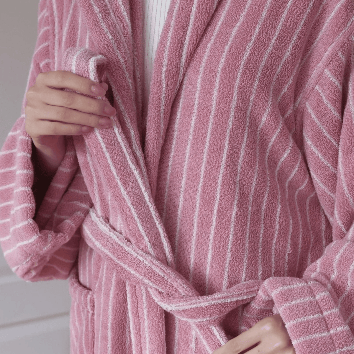 Heavyweight Striped Jacquard Organic Cotton Spa Bathrobe for Women & Men | Thomler