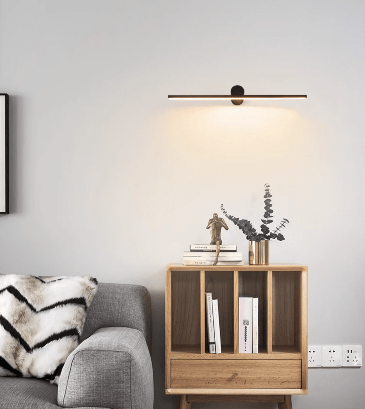 Rechargeable LED Vanity Light Bar with Remote Control – Battery Powered Wall Mount Fixture for Bathroom Mirror, Dressing Room & Hallway | Thomler