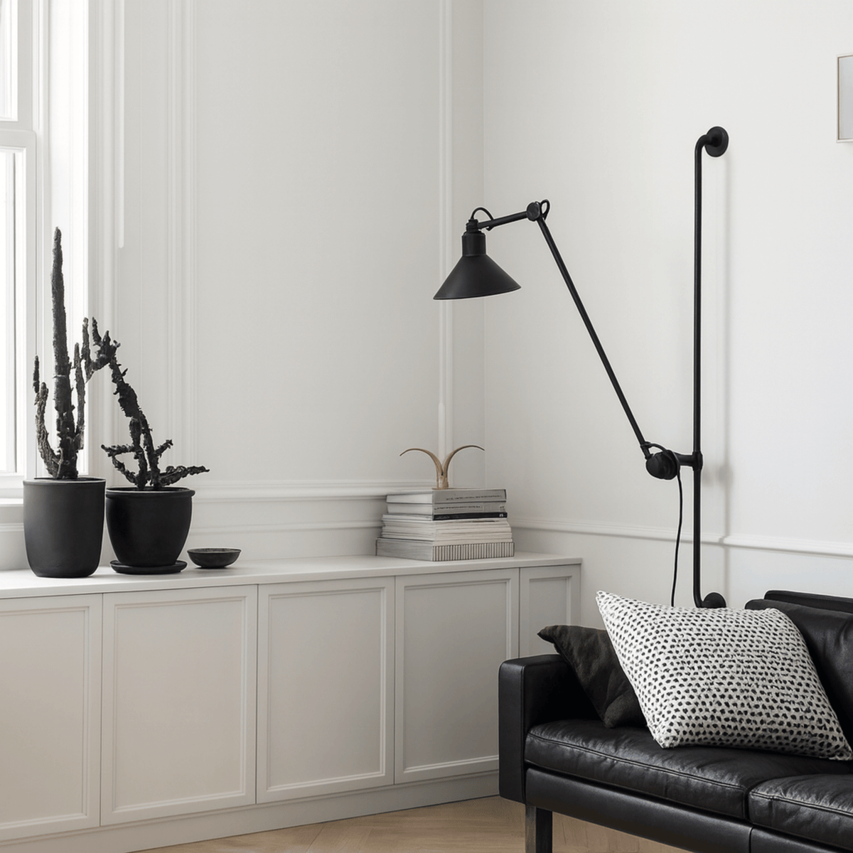 Articulating Metal Reading Sconce with Touch Control – Extended Reach Wall Lamp for Bedroom & Office | Thomler