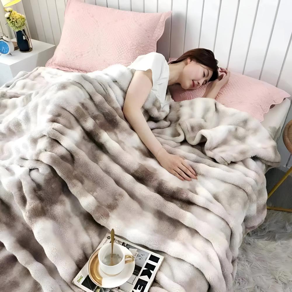 Swirl-Dyed Faux-Fur Throw Blanket – Plush & Cozy Year-Round for Couch, Bed & Travel | Thomler