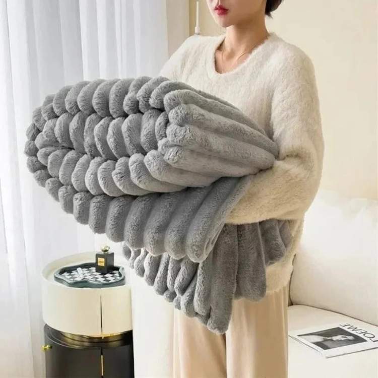 Plush Striped Throw Blanket - Faux Fur Weighted Comfort Blanket for Couch & Bed - Ultra Soft Decorative Stripe Pattern for Living Room & | Thomler