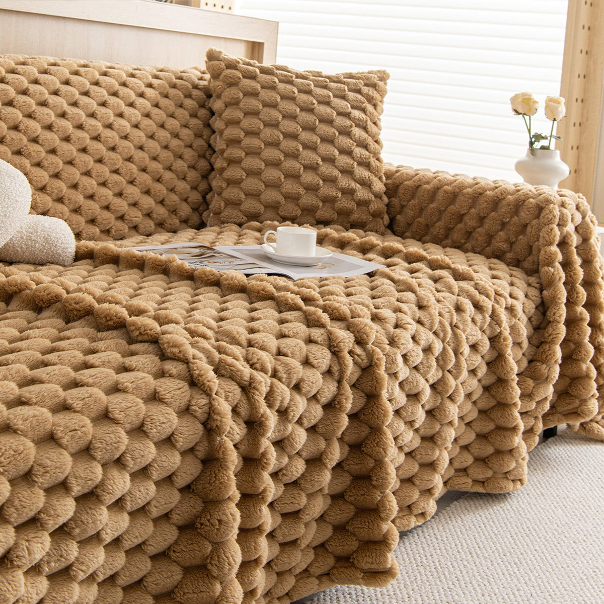 Machine-Washable Furniture Throw Blanket for Sofas & Couches – Pet Hair & Spill Resistant | Thomler
