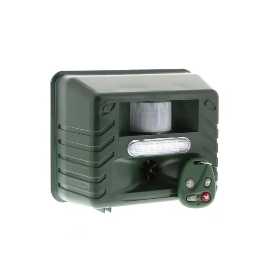 Solar-Powered Ultrasonic Wildlife Deterrent with Motion Sensor for Yards & Gardens – Harmless Pest Control Device | Thomler