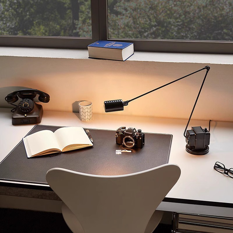 Articulated Metal Task Light with Dual-Segment Arm & Dimming Control | Thomler