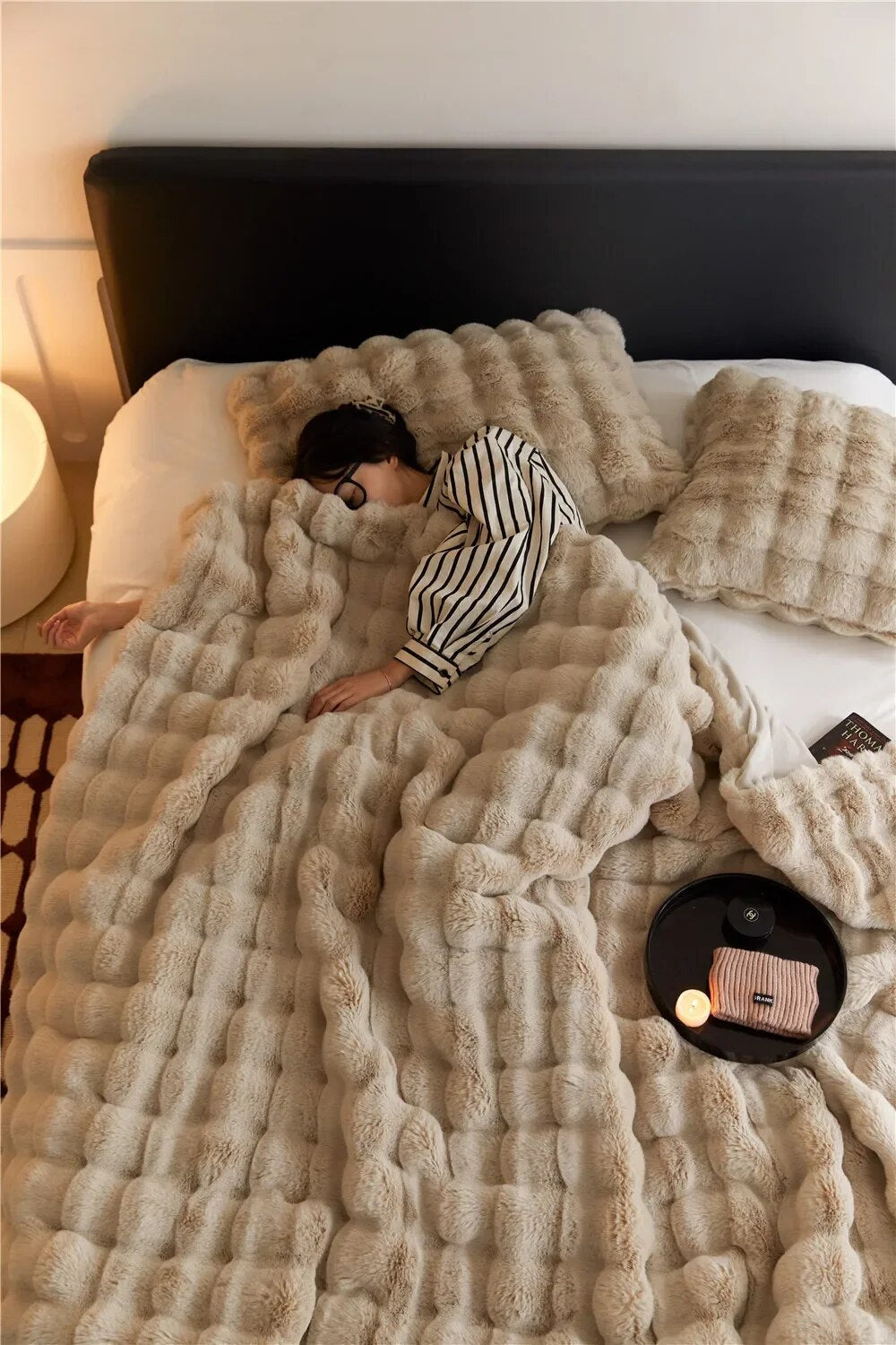 Ultra-Soft Plush Fleece Throw Blanket for Couch, Bed & Year-Round Comfort – Cozy Oversized Luxury Blanket for Living Room & Bedroom | Thomler