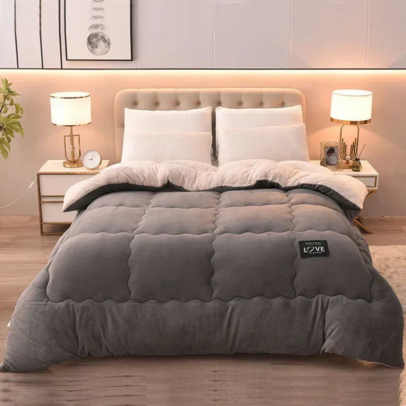 Plush Flannel Winter Comforter with Wool Fill – Extra Warm Quilted Bedding for Cold Nights | Thomler