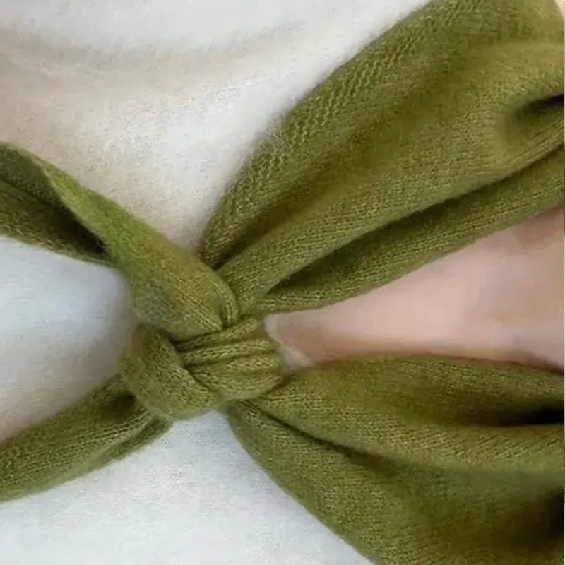 Soft Triangle Wrap Shawl for Cold Weather – Lightweight Cotton Blend Neckwear for Fall & Winter Layering | Thomler