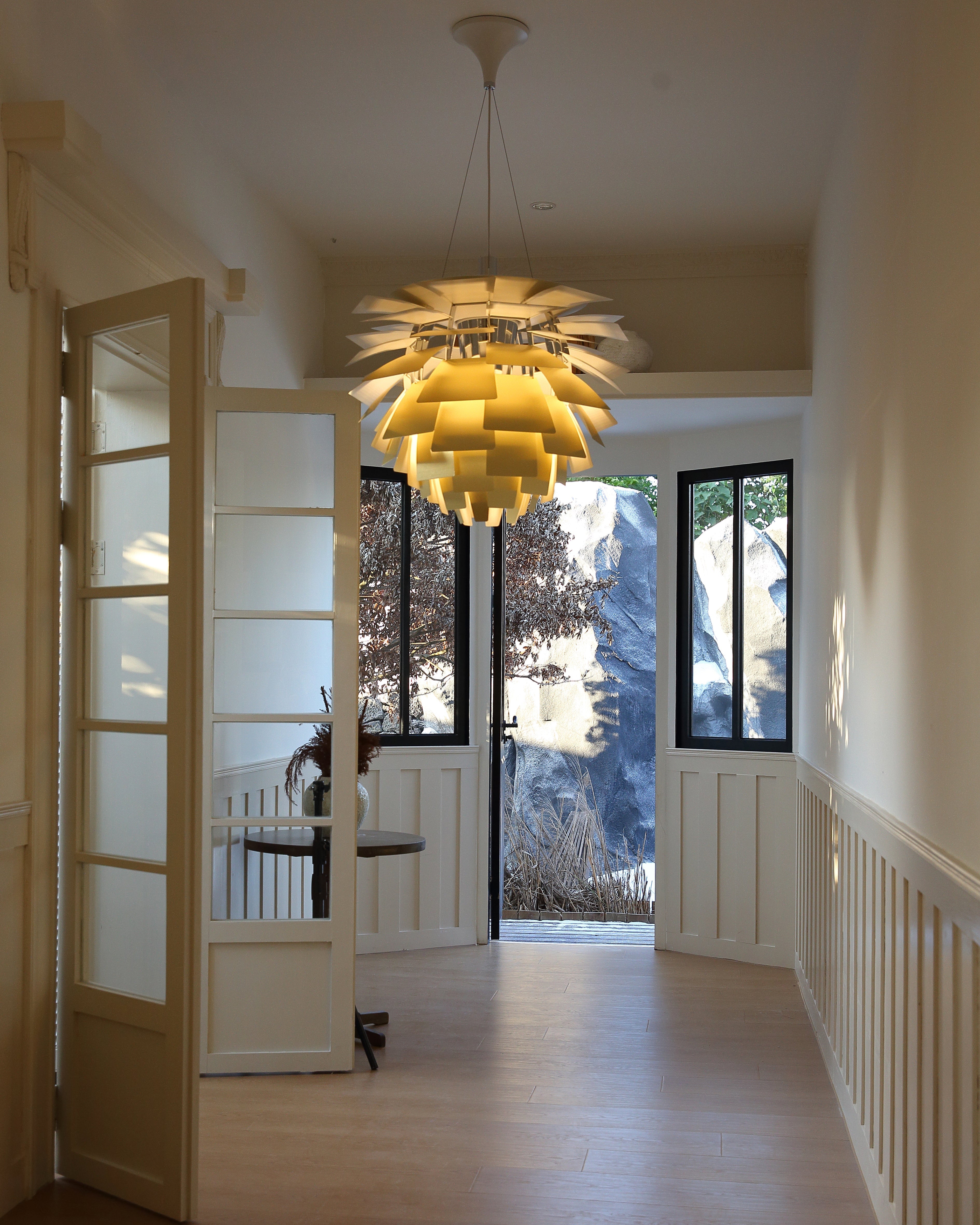 Pendant Light Metal 48.0 cm 18.9" Warm White Dining Room Adjustable Hanging Ceiling Lamp Pinecone Style E27 | Thomler