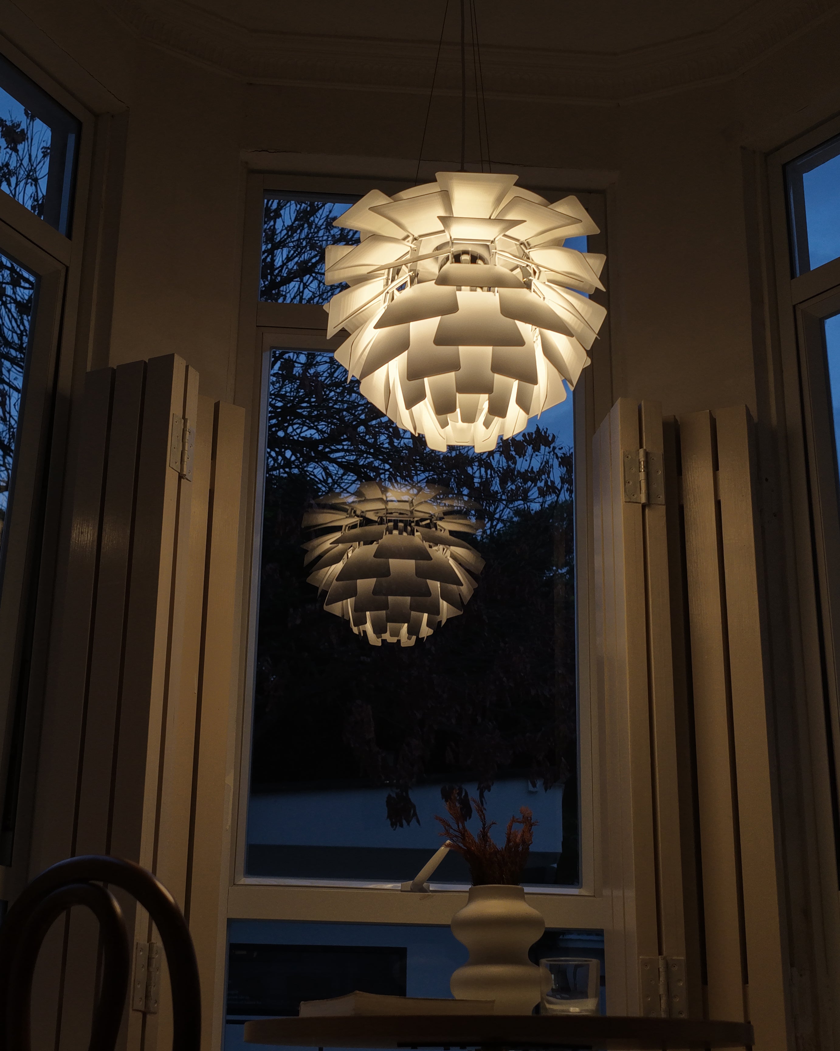 Pendant Light Metal 48.0 cm 18.9" Warm White Dining Room Adjustable Hanging Ceiling Lamp Pinecone Style E27 | Thomler