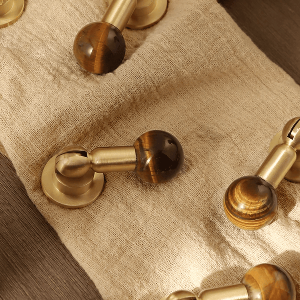 Decorative Brass & Crystal Knob for Cabinet Doors, Drawers & Furniture – Polished Hardware Pull Handle | Thomler