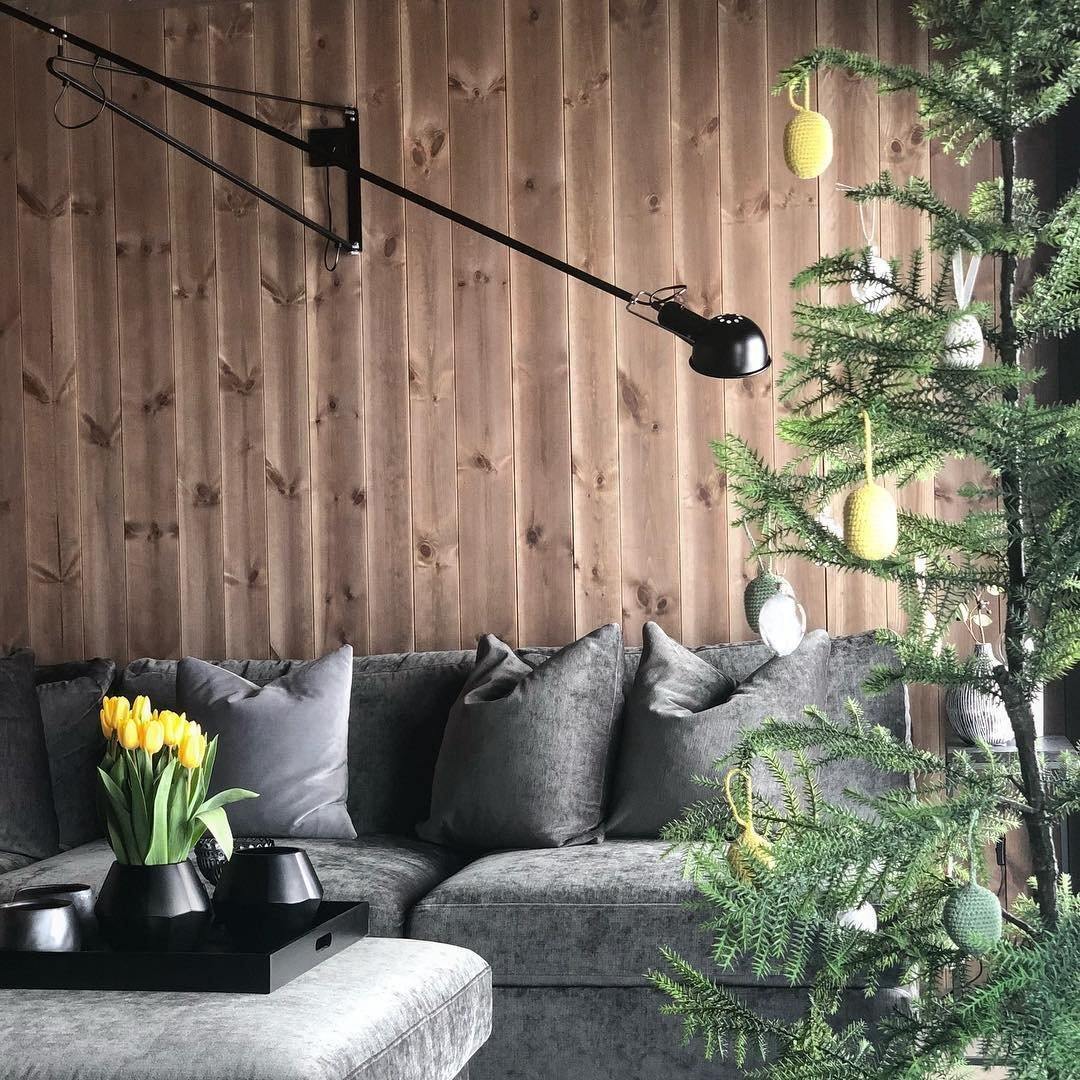 Articulated Metal Wall Light – Rotating Arm Industrial Sconce with Iron Counterweight for Living Room, Office & Commercial Spaces | Thomler