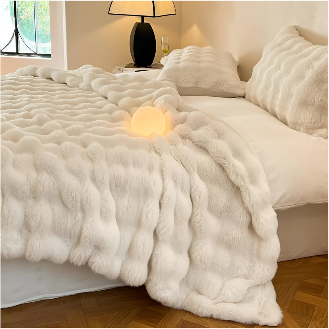 Plush Polyester Throw Blanket – Lightweight Travel & Couch Comfort for Cold Weather | Thomler