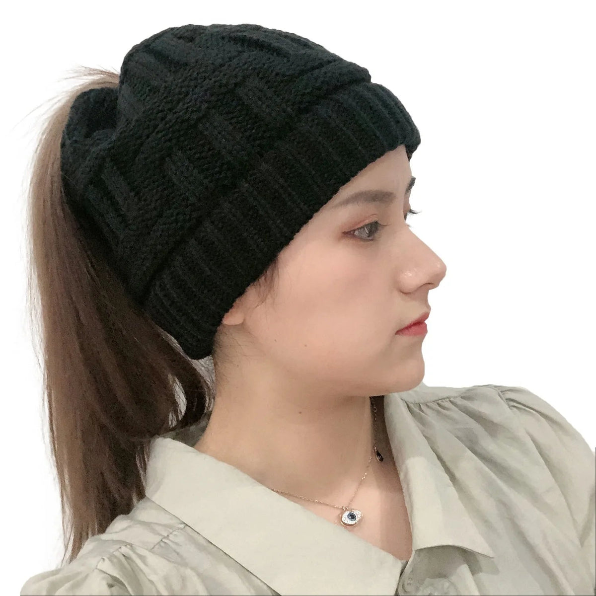 Cable-Knit Winter Beanie with High-Ponytail Opening for Active Women – Stretchy Acrylic Wool Design, Soft & Warm for Workouts, Daily | Thomler