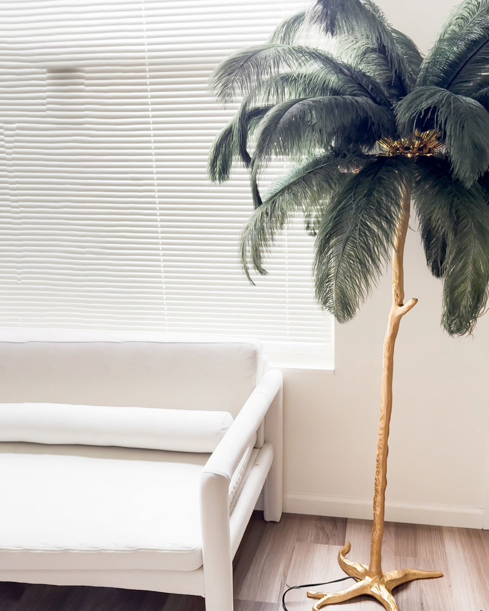 Floor Lamp Feather Shade 160.0 cm White Living Room Bedroom Palm Tree Standing Light Tropical Ambient Lighting | Thomler