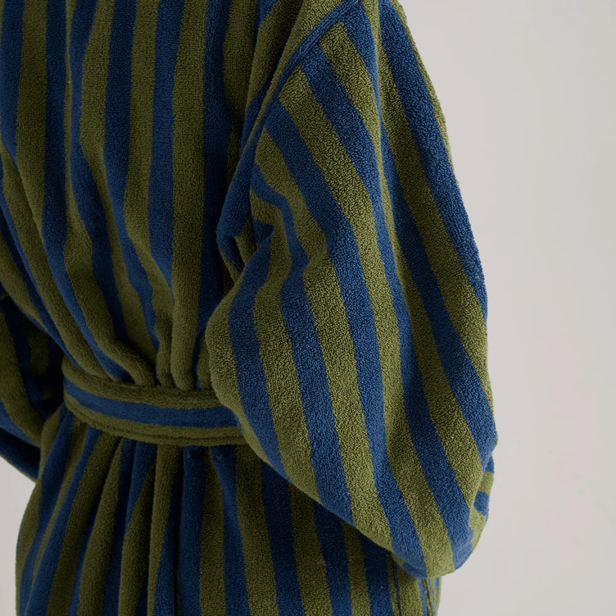 Heavyweight Organic Cotton Spa Robe with Jacquard Stripe Design – Absorbent Hotel-Quality Bathrobe for Home & Bath | Thomler