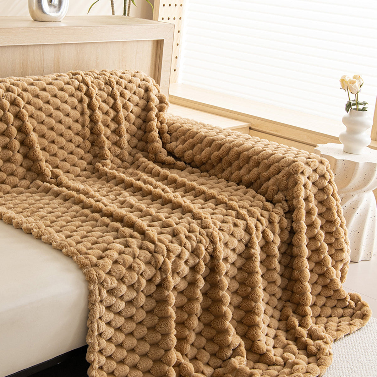 Machine-Washable Furniture Throw Blanket for Sofas & Couches – Pet Hair & Spill Resistant | Thomler