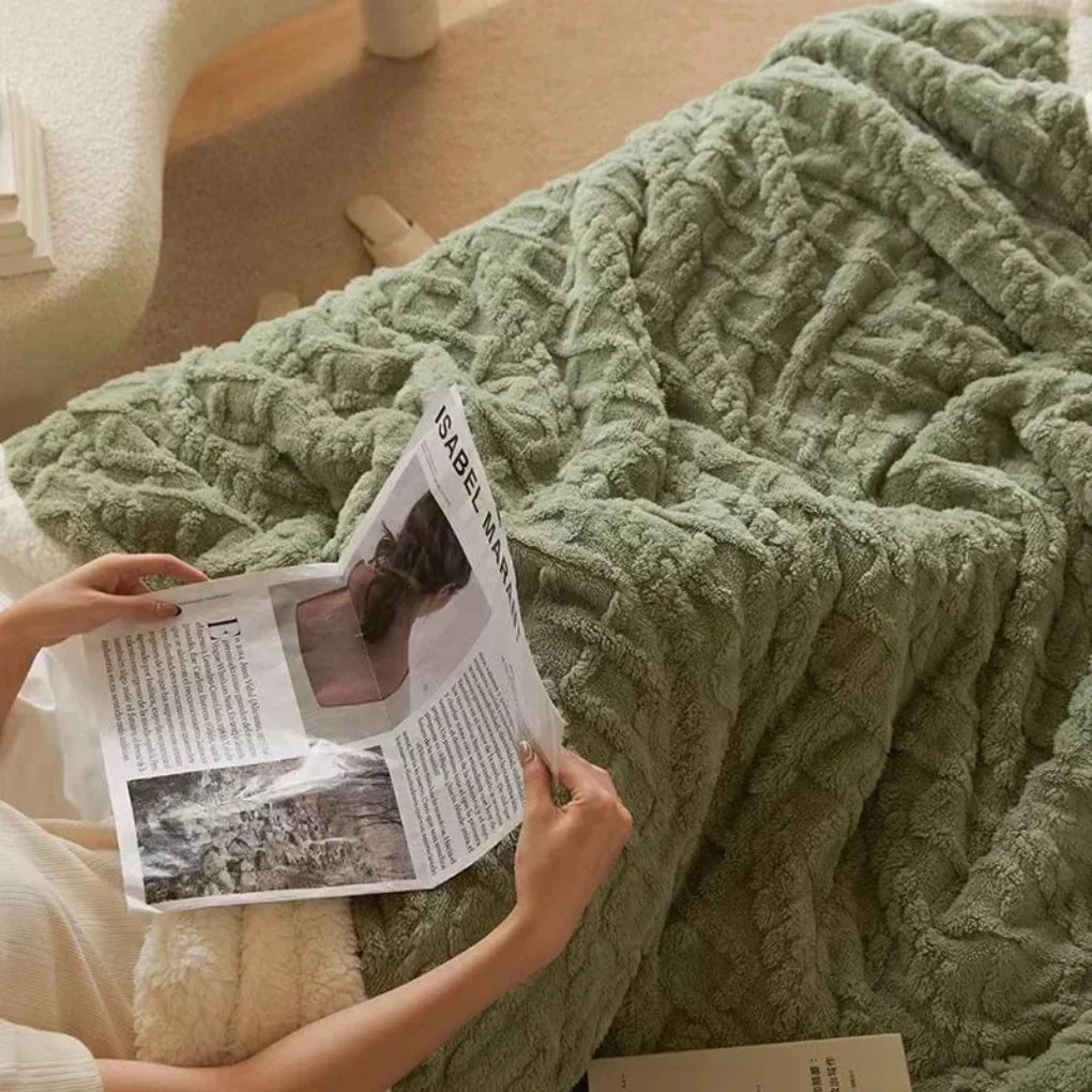 Plush Polyester Throw Blanket for Bed, Couch & Sofa - Lightweight All-Season Layer for Bedroom or Living Room | Thomler