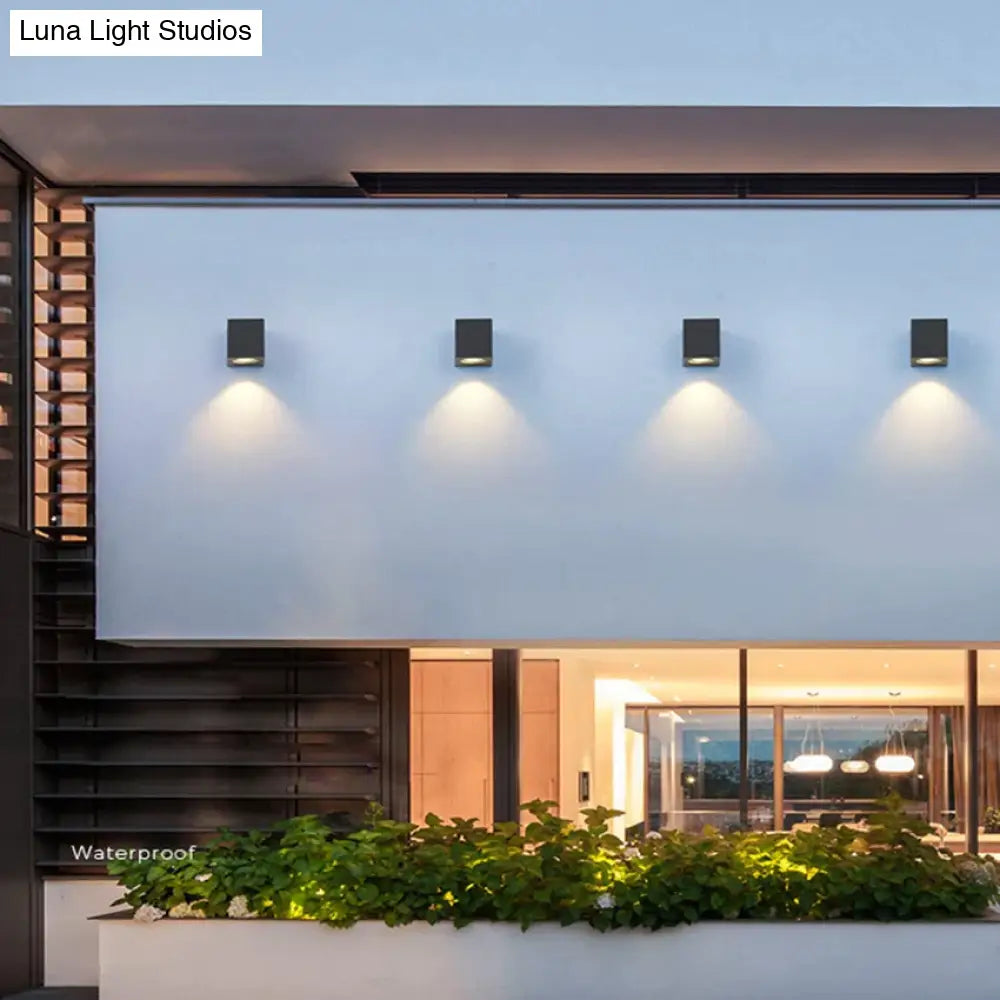 Waterproof Outdoor LED Wall Sconce for Porch, Garden & Entryway | Modern Aluminum Fixture, IP65 Rated | Thomler