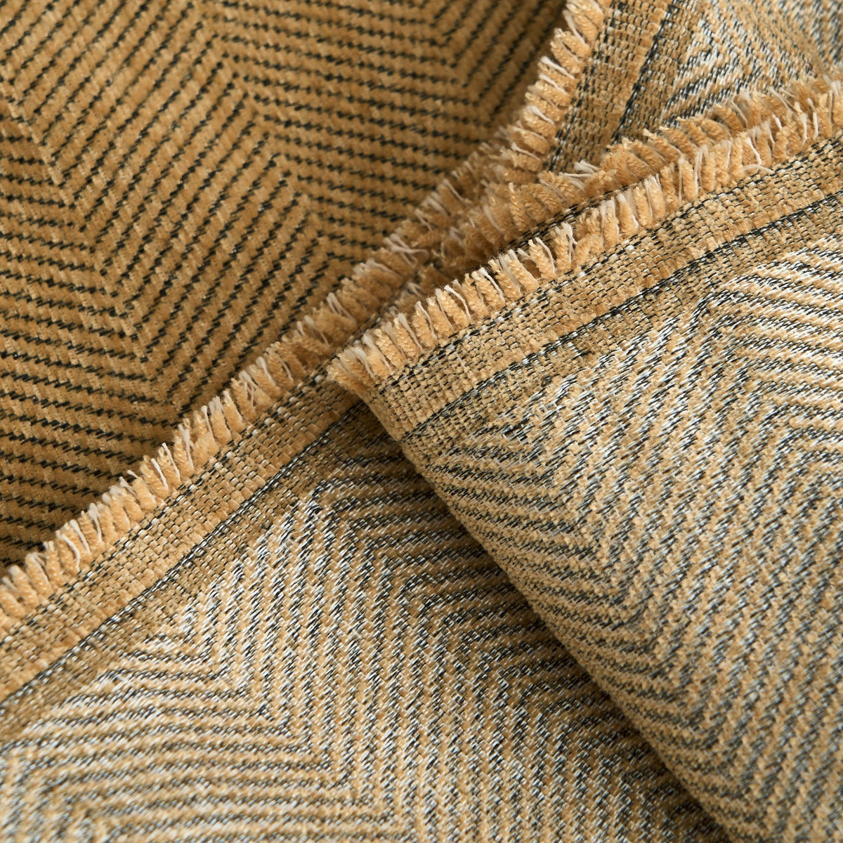Textured Furniture Throw Blanket for Couches – Scratch-Resistant & Machine Washable | Thomler