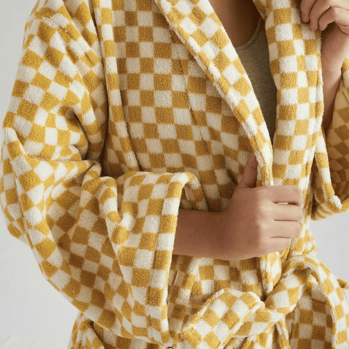 Checkered Terry Robe in Eco-Friendly Fabric for Men & Women – Soft Absorbent Loungewear for Spa Shower & Morning Routine | Thomler