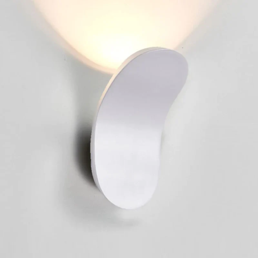 Curved Metal LED Wall Sconce – Iron Finish with Adjustable Light Temperature for Bedroom, Hallway & Living Room | Thomler