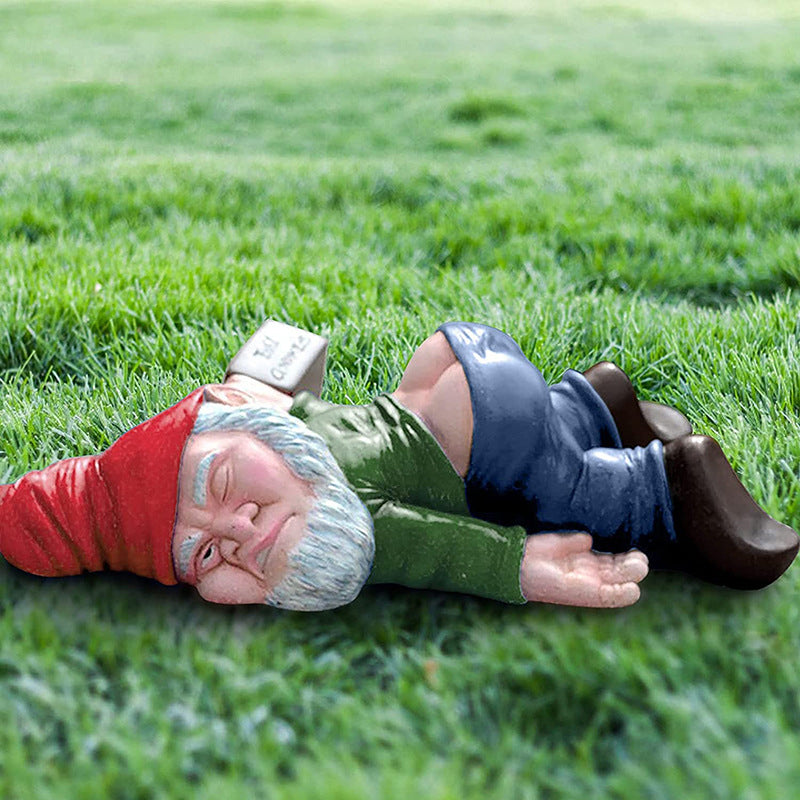 Tipsy Garden Gnome Statue with Bottle – Resin Outdoor Figurine for Yard Patio Porch – Funny Drunk Gnome Lawn Ornament Weather-Resistant | Thomler