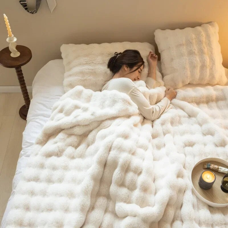 Ultra-Soft Plush Fleece Throw Blanket for Couch, Bed & Year-Round Comfort – Cozy Oversized Luxury Blanket for Living Room & Bedroom | Thomler