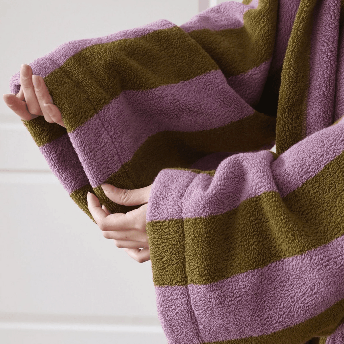 Heavyweight Organic Cotton Spa Robe for Women – Woven Jacquard Striped Bathrobe with Absorbent Quick-Dry Fabric | Thomler