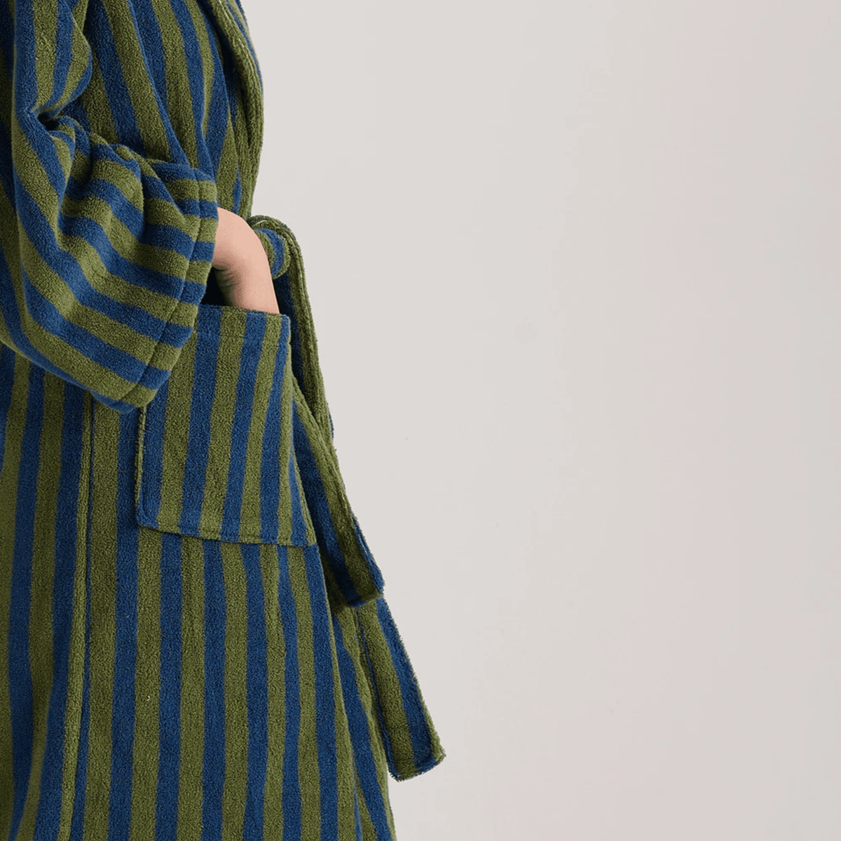 Heavyweight Organic Cotton Spa Robe with Jacquard Stripe Design – Absorbent Hotel-Quality Bathrobe for Home & Bath | Thomler