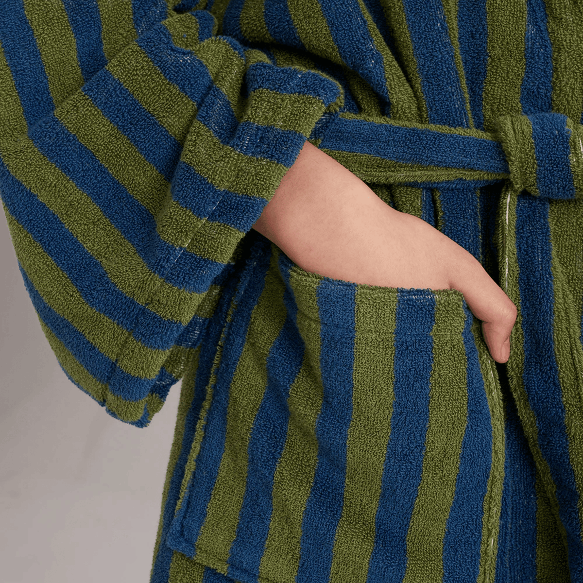 Heavyweight Organic Cotton Spa Robe with Jacquard Stripe Design – Absorbent Hotel-Quality Bathrobe for Home & Bath | Thomler