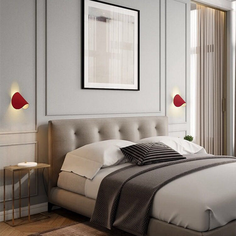 360° Swivel LED Balloon Bear Wall Light for Bedrooms and Living Rooms | Modern Metal Sconce with Rotating Adjustable Head | Thomler