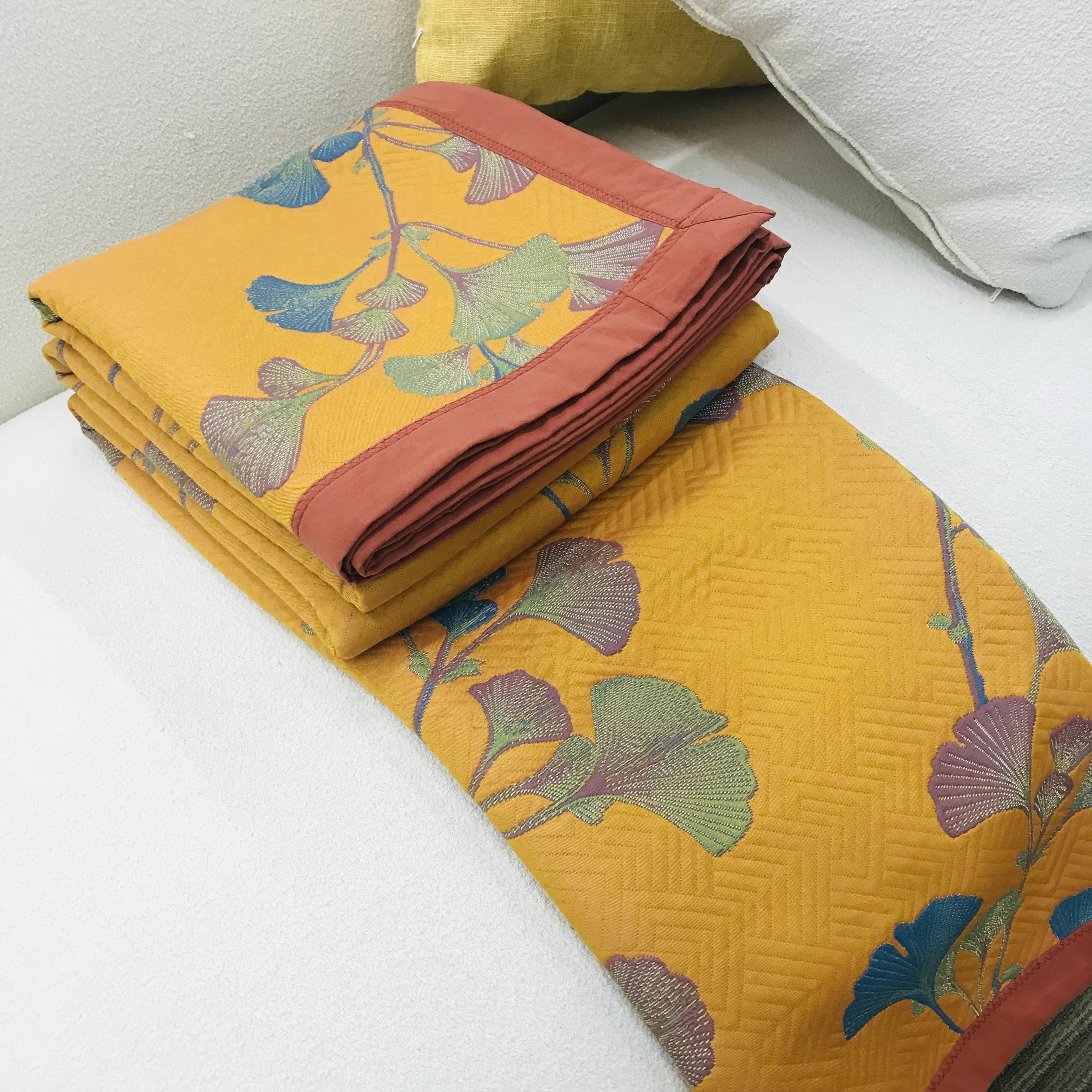 Reversible Cotton Throw Blanket with Ginkgo Leaf Pattern – Lightweight Summer Quilt for Bed, Sofa & Travel | Thomler