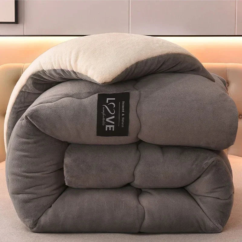 Plush Flannel Winter Comforter with Wool Fill – Extra Warm Quilted Bedding for Cold Nights | Thomler