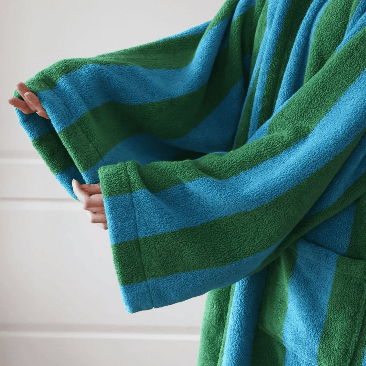 Heavyweight Organic Cotton Spa Robe for Women – Woven Jacquard Striped Bathrobe with Absorbent Quick-Dry Fabric | Thomler