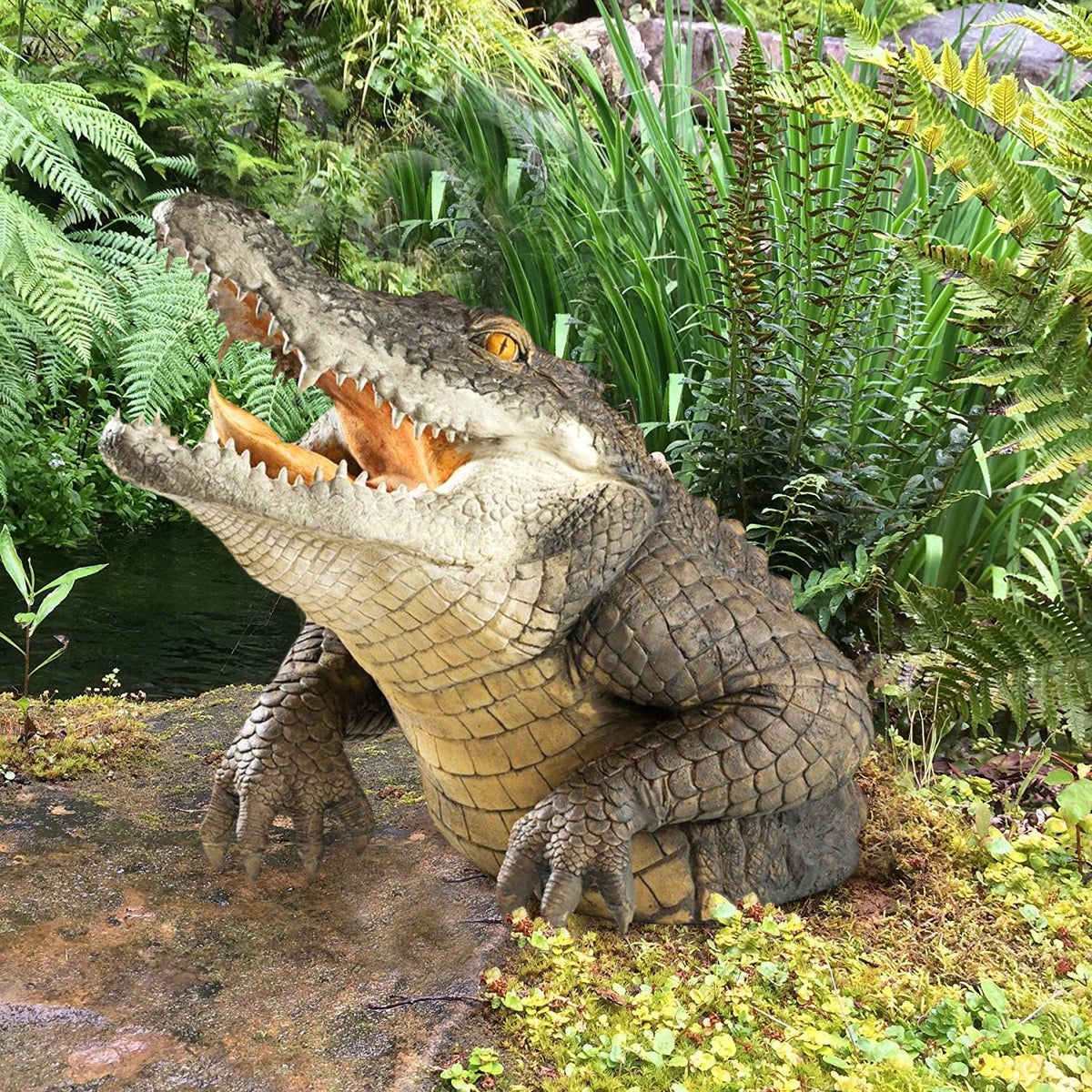 Realistic Reptile Lawn Ornament for Poolside and Yard Display – Handcrafted Resin Sculpture | Thomler