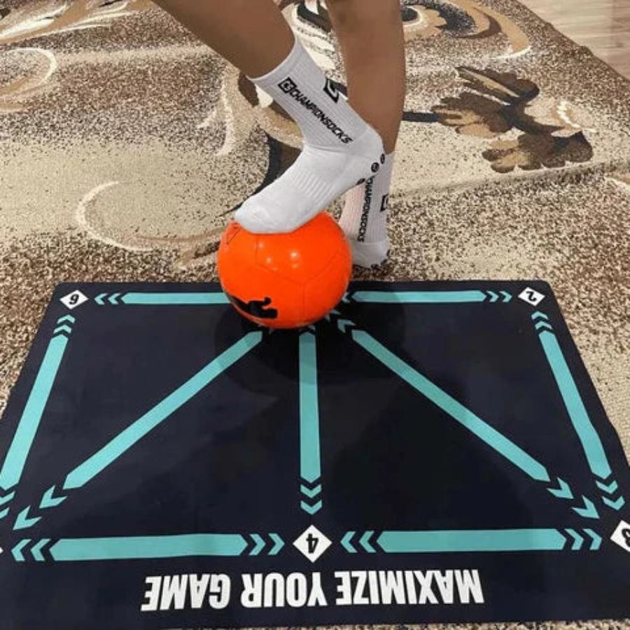 Football Training Mat 90.0 cm x 60.0 cm Indoor Ball Control Dribbling Coordination Practice Set With Video Training And Grip Socks | Thomler