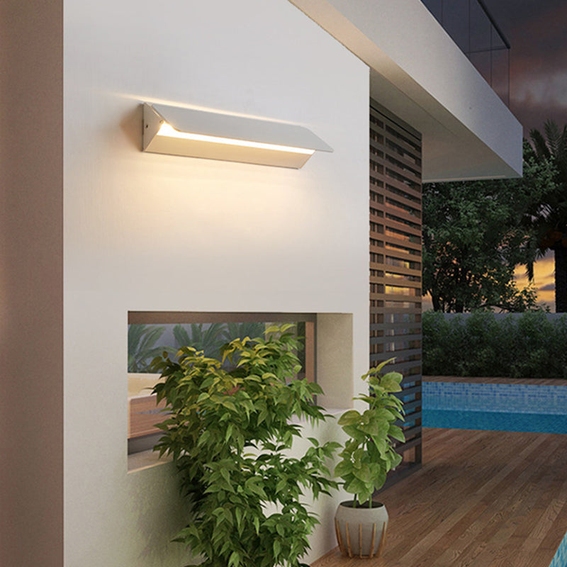 Adjustable Metal LED Wall Light with Pivoting Head for Living Room & Hallway Lighting | Thomler