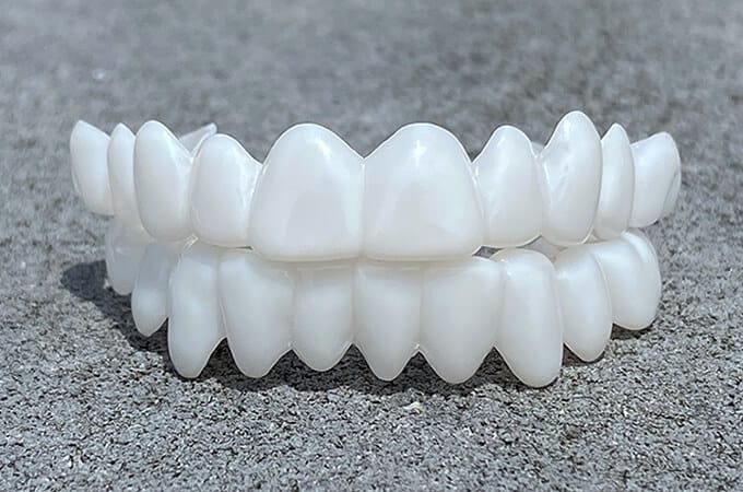 Snap-On Cosmetic Teeth Veneers for Covering Gaps, Stains & Missing Teeth – Reusable Smile Enhancement for Daily Confidence & Special Events | Thomler