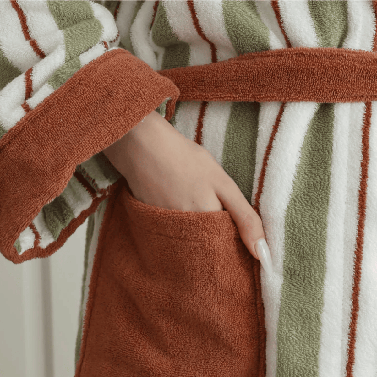 Soft Organic Cotton Robe with Textured Jacquard Weave – Comfortable Full-Length Bathrobe for Women – Breathable Natural Fabric – Two-Tone | Thomler