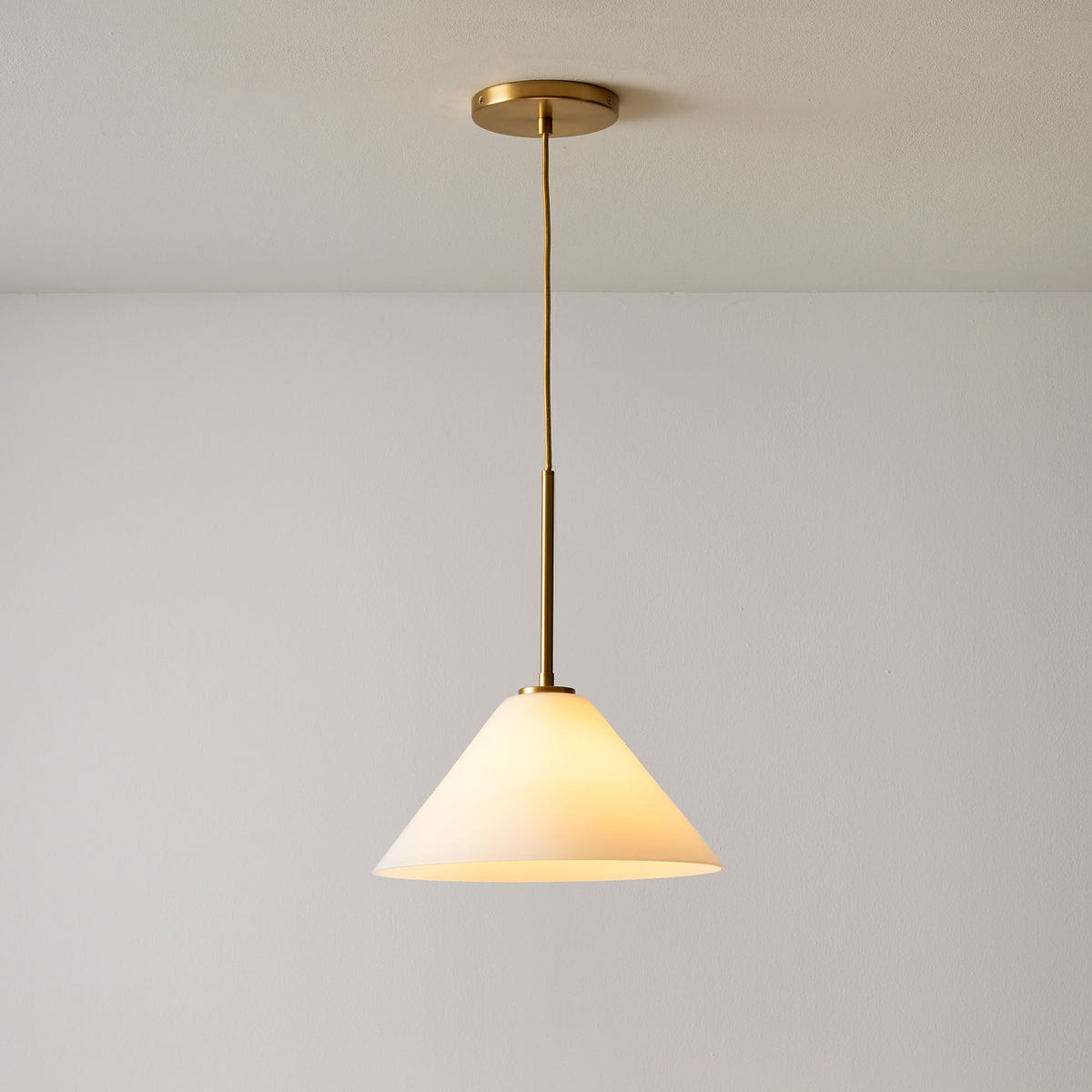 Tapered Glass Hanging Fixture with Metal Hardware for Island Dining Bar Overhead Lighting Home Kitchen | Thomler